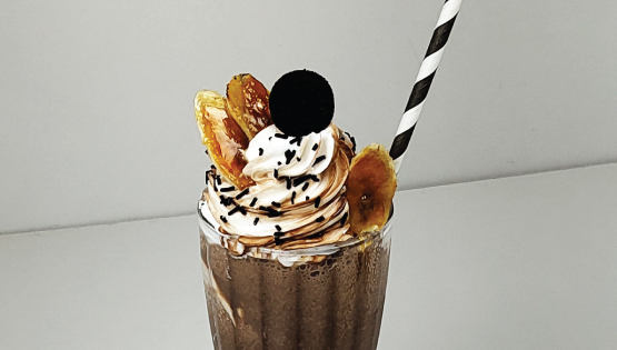 How to make Chocolate Banana Frappe with Cookies